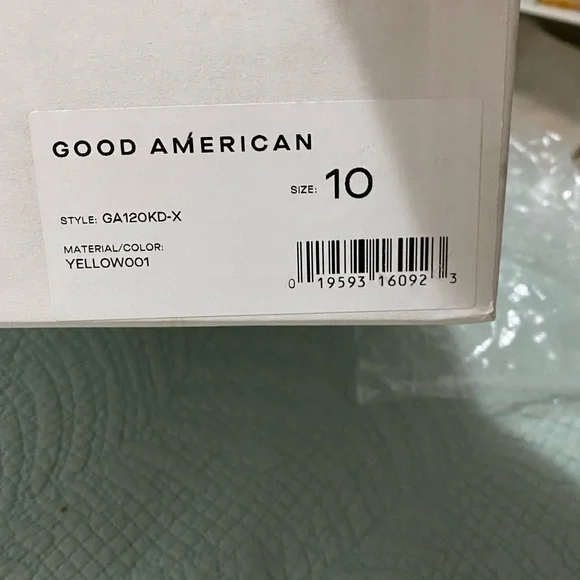 GOOD AMERICAN Crystal crush lucite sandal in ๐ lemonade ๐ - Picture 4 of 7